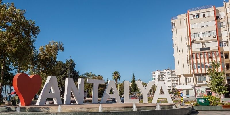 Antalya Satılık Daire Fırsatları: Akdeniz’in Yükselen Yatırım Noktası